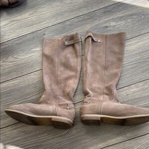 Reef relaxed slouchy boot in suede natural
Color slip on  High Desert suede boot